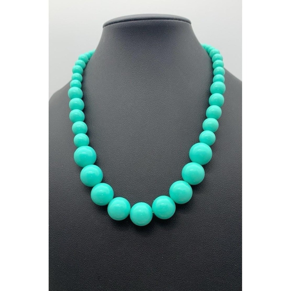 Vintage Acrylic Turquoise Blue Graduated Beaded Necklace 16"